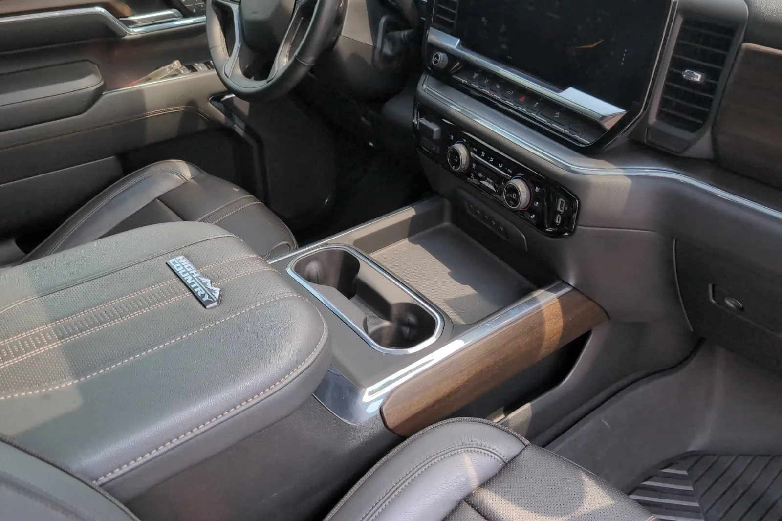 Used 2024 Radiant Red Tintcoat Chevrolet High Country image 16