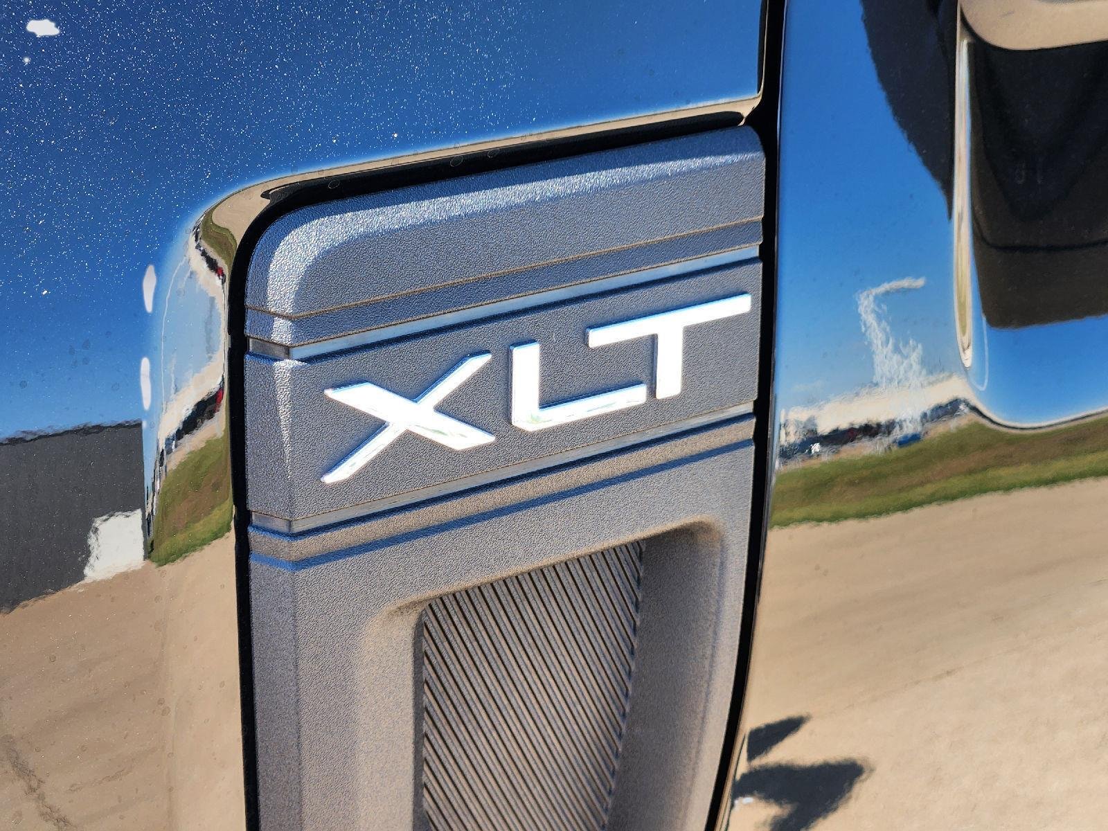 Used 2025 Shadow Black Ford XLT image 11