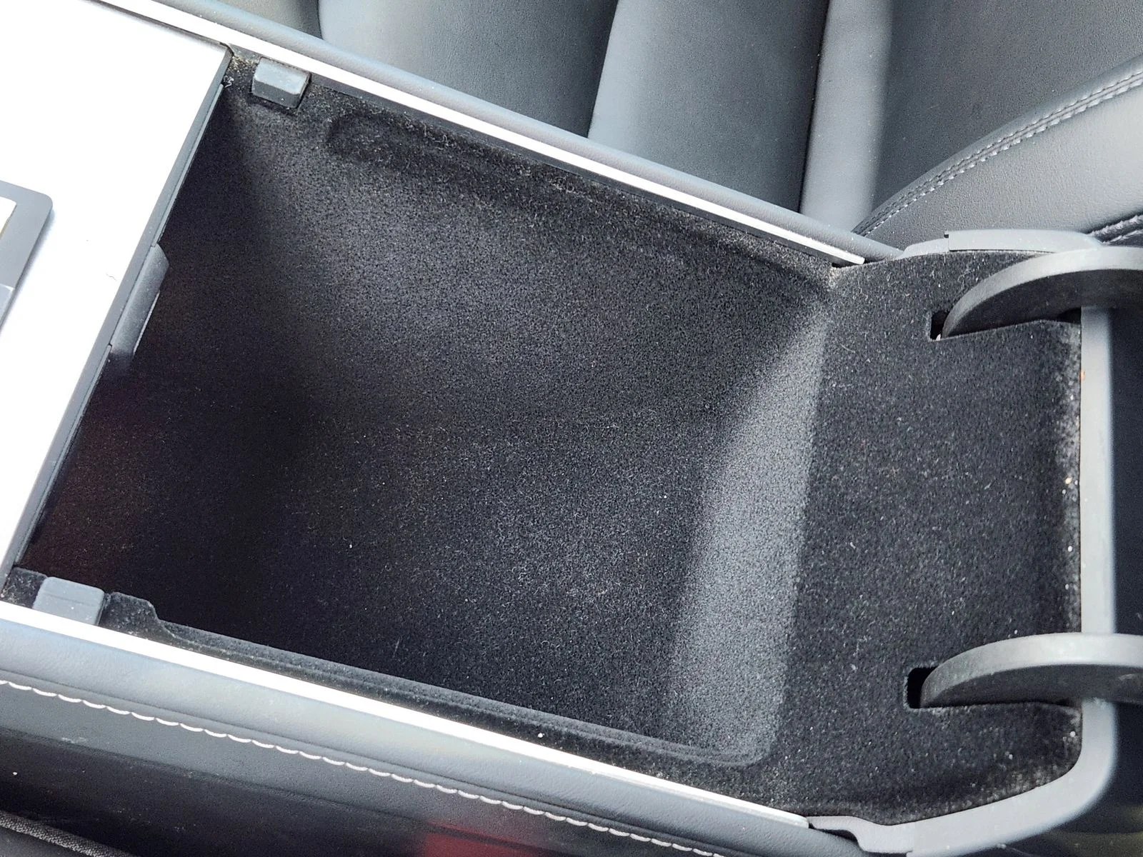 Used 2023 White Tesla Long Range image 21