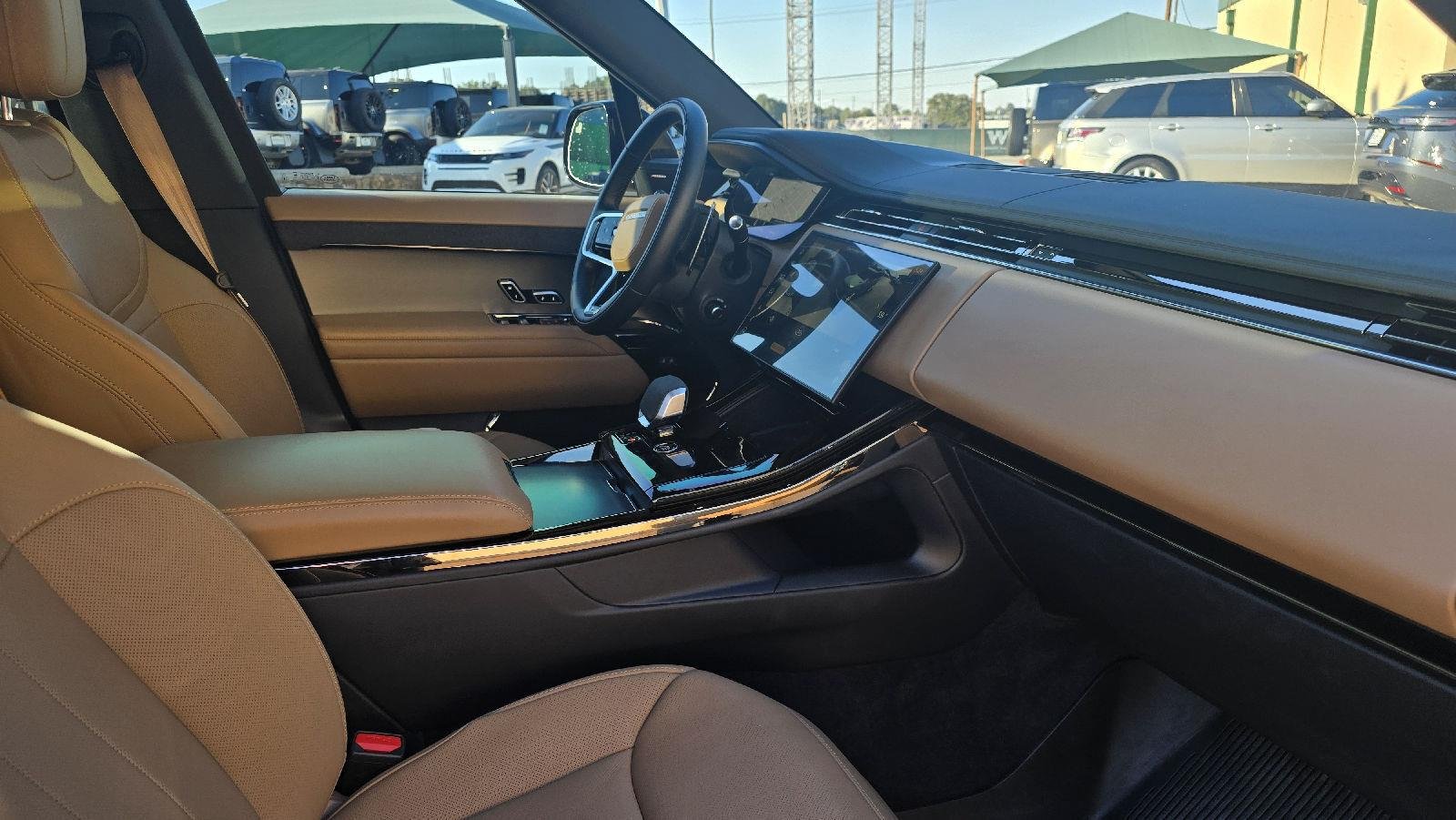 Certified Used 2025 Santorini Black Land Rover SE image 10