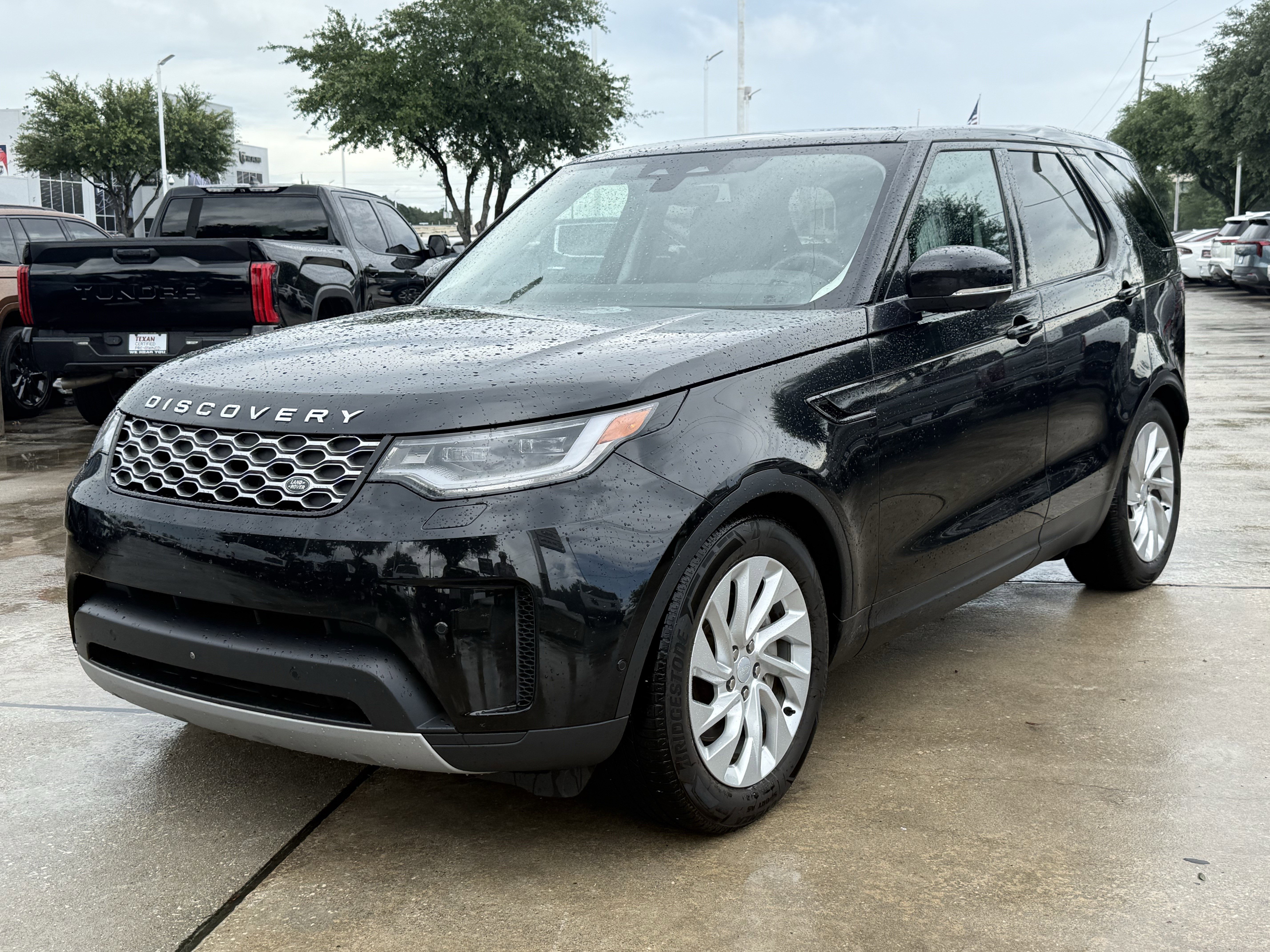 Used 2024 Black Land Rover S image 8