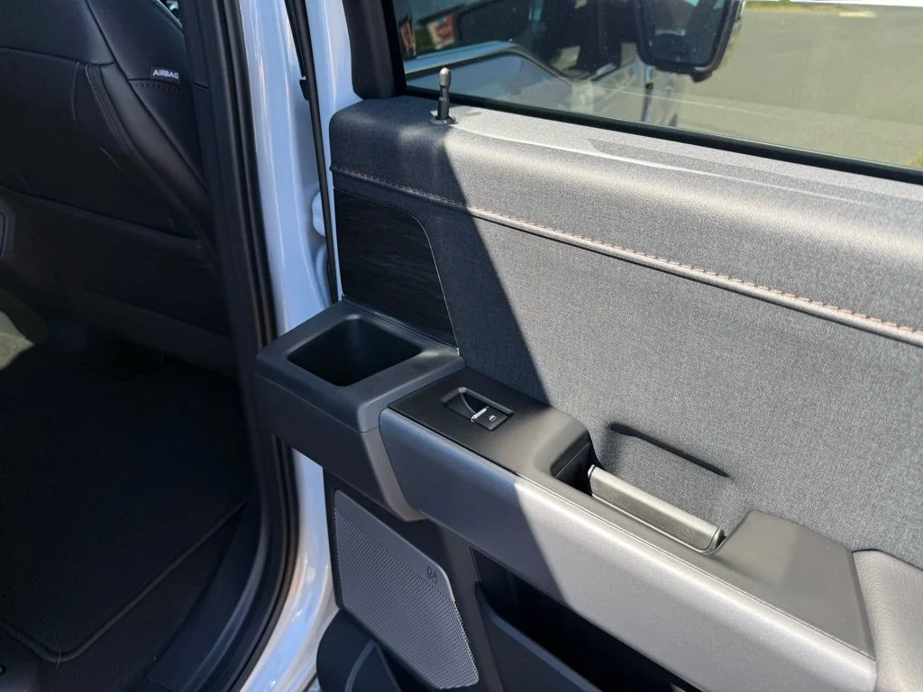 New 2025 White Ford Lariat image 40