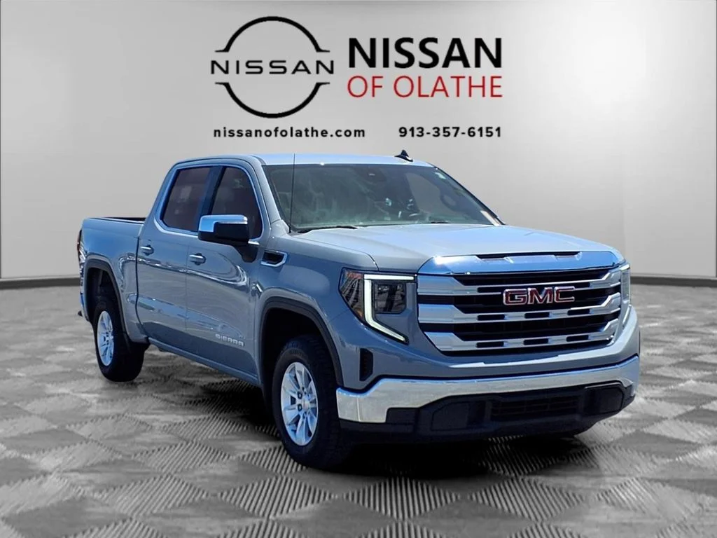 Used 2024 Gray GMC SLE image 29