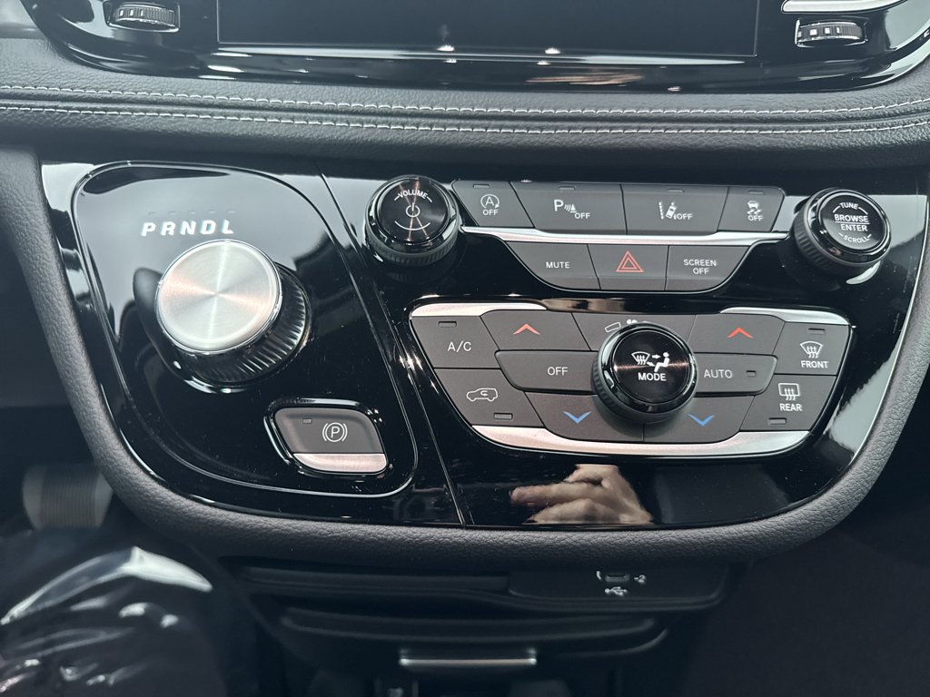 2026 Chrysler Pacifica Select - Photo 21