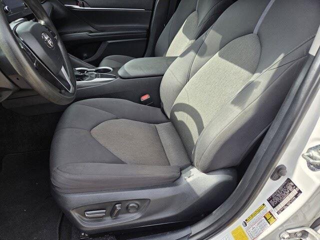 Used 2023 Ice Cap Toyota LE image 10