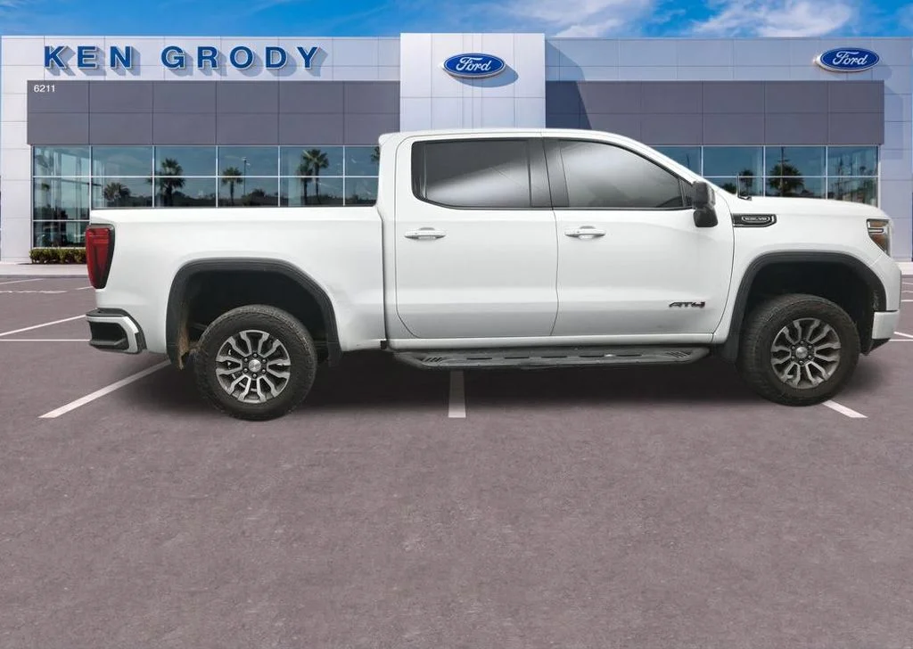 Used 2020 White GMC AT4 image 6