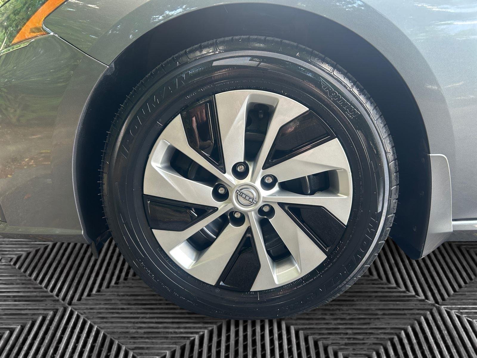 Used 2023 Gun Metallic Nissan 2.5 S image 14