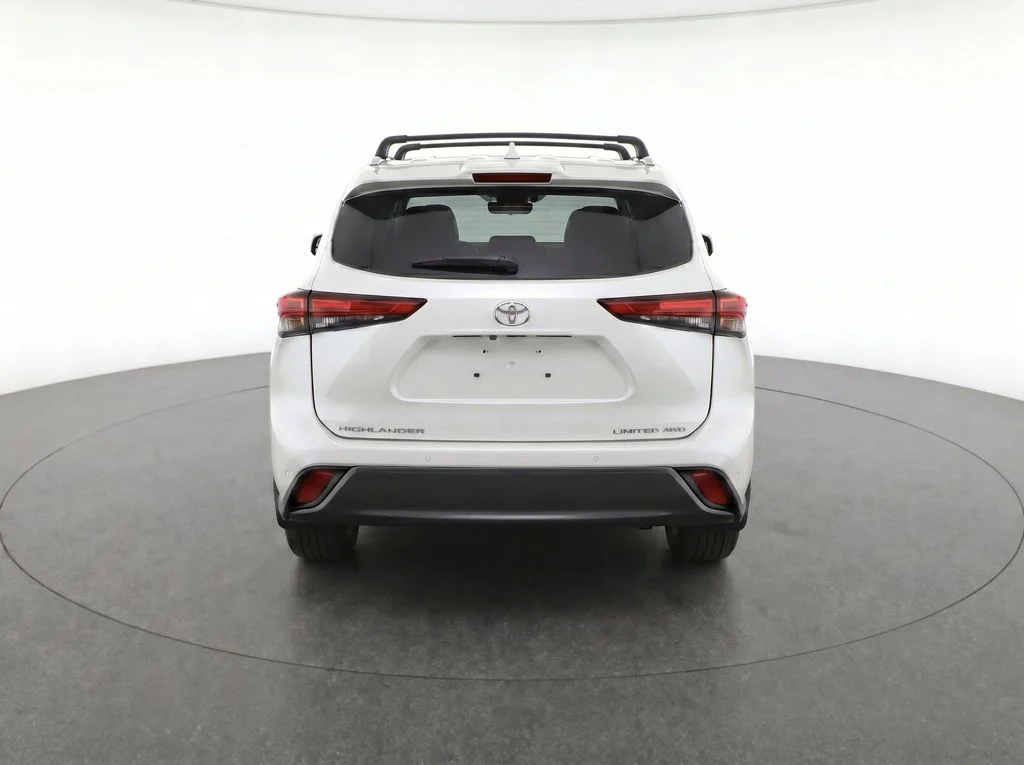 Used 2023 Off-white Toyota Limited image 7