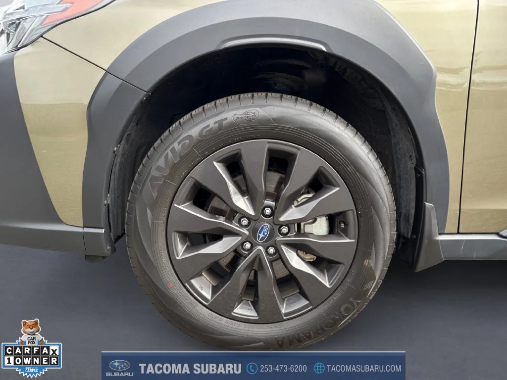 Used 2025 Green Subaru Onyx Edition image 9
