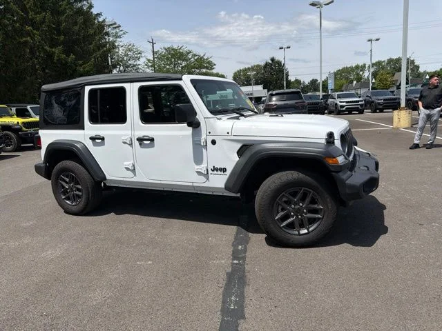 Used 2025 White Jeep Sport S image 3