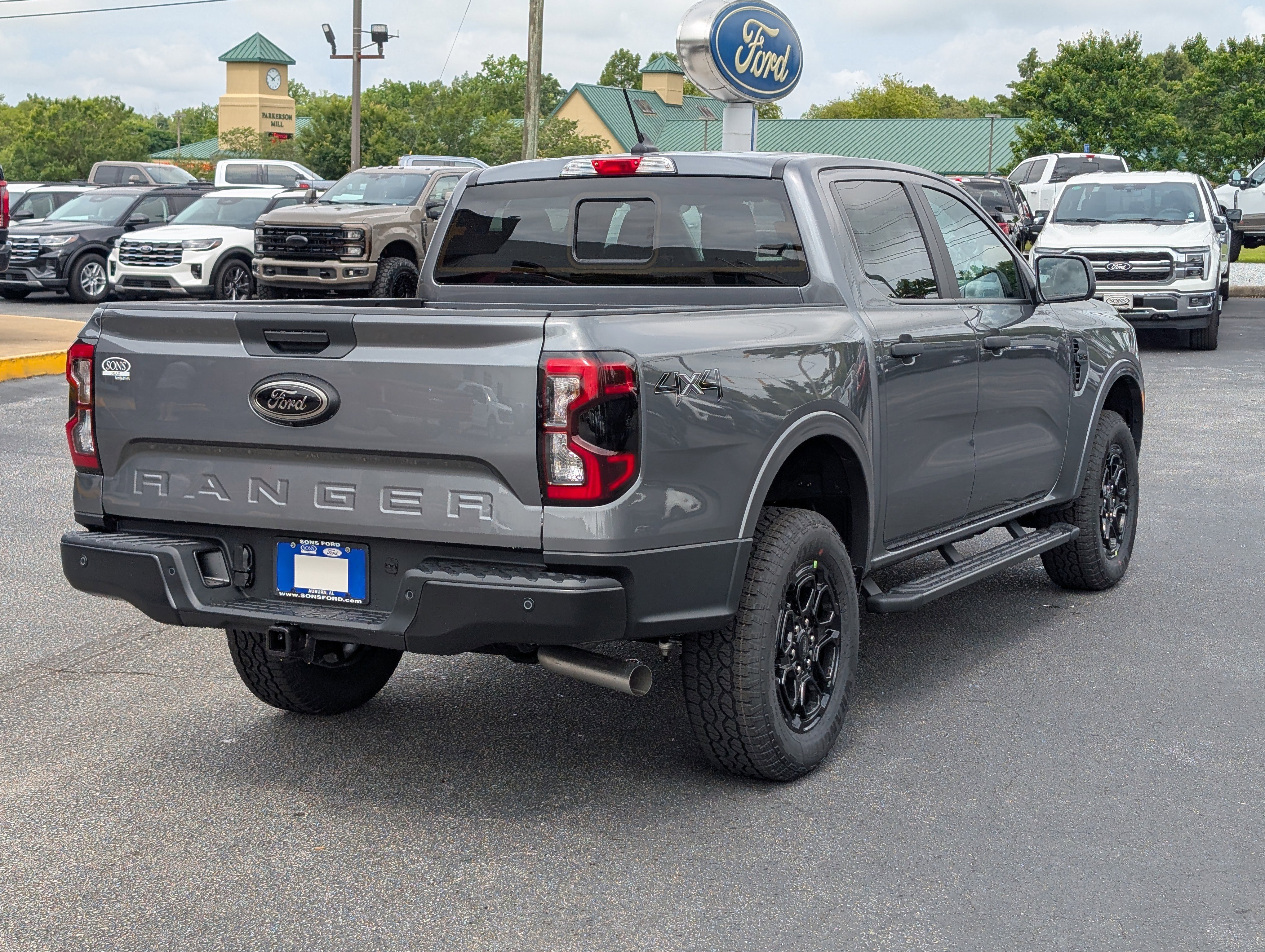 New 2026 Carbonized Gray Metallic FORD XLT image 9