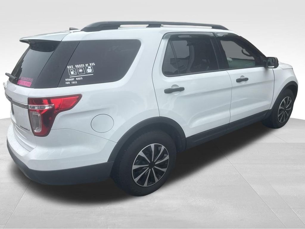 Used 2013 White Ford Base image 19