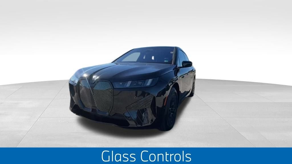 Certified Used 2026 Black Sapphire Metallic BMW xDrive60 image 9