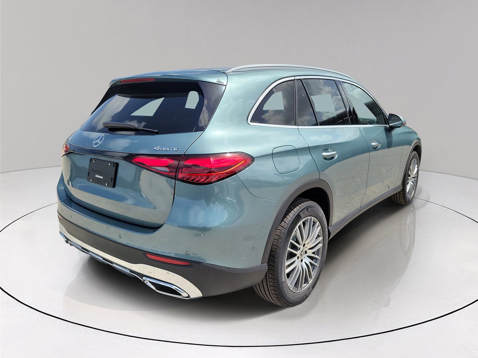 New 2026 Verde Silver Metallic Mercedes-Benz GLC 300 image 37
