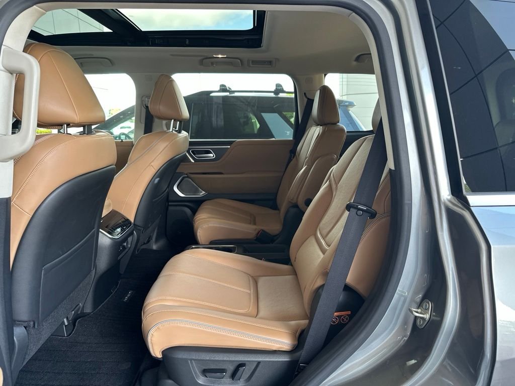 Used 2025 Gray INFINITI SENSORY image 4