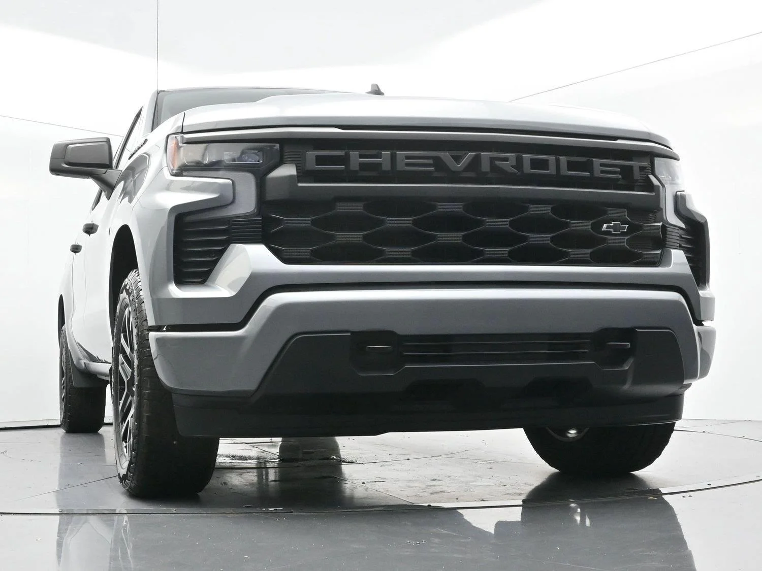 Used 2025 Sterling Gray Metallic Chevrolet Custom image 43