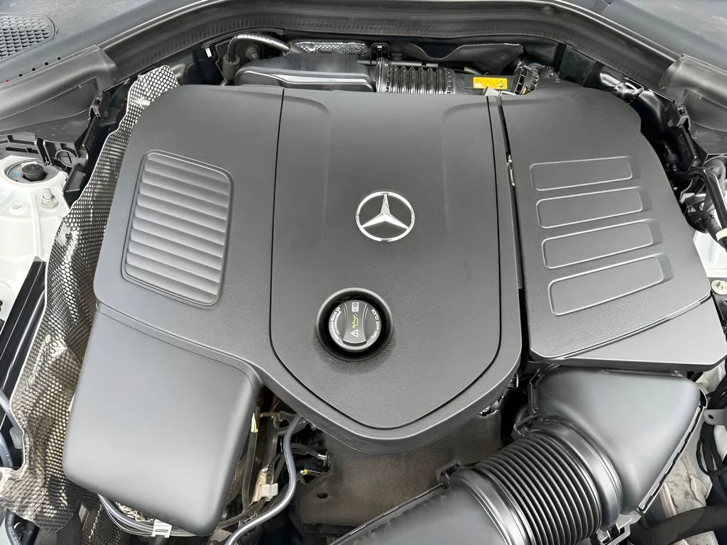 Used 2023 White Mercedes-Benz GLC 300 image 34