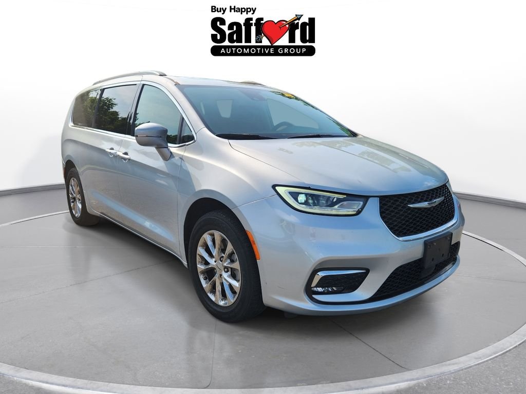 Used 2022 Silver Chrysler Touring L image 6