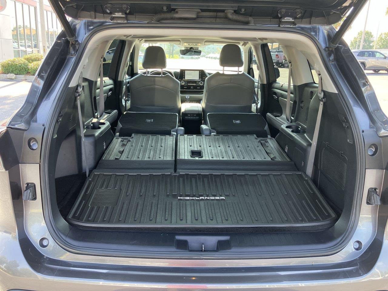 Used 2021 Gray (Magnetic Gray Metallic) Toyota XLE image 27
