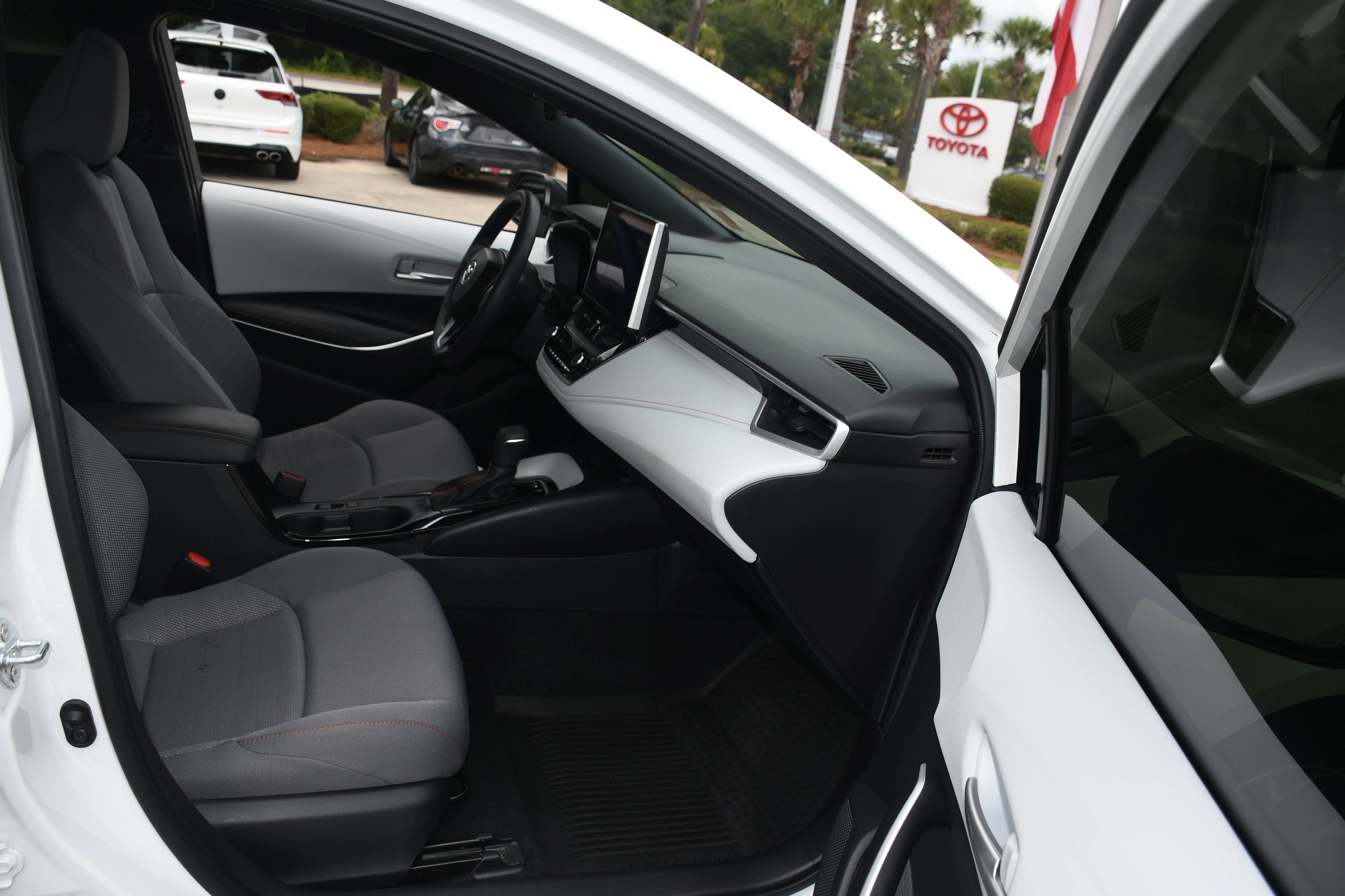 Used 2025 White Toyota FX image 18