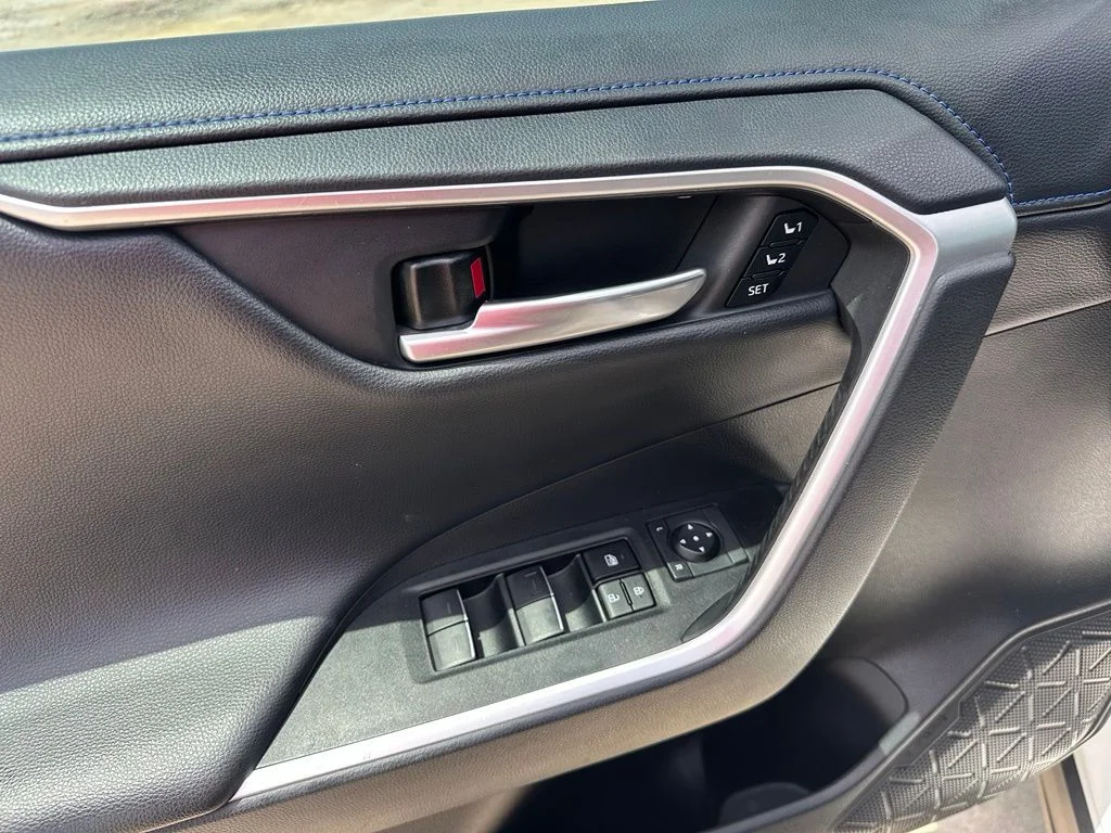 2023 Toyota RAV4 XSE - Photo 14