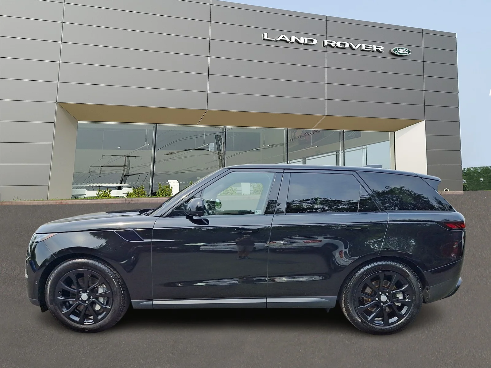 Certified Used 2023 Santorini Black Metallic - 1AG Land Rover SE image 6