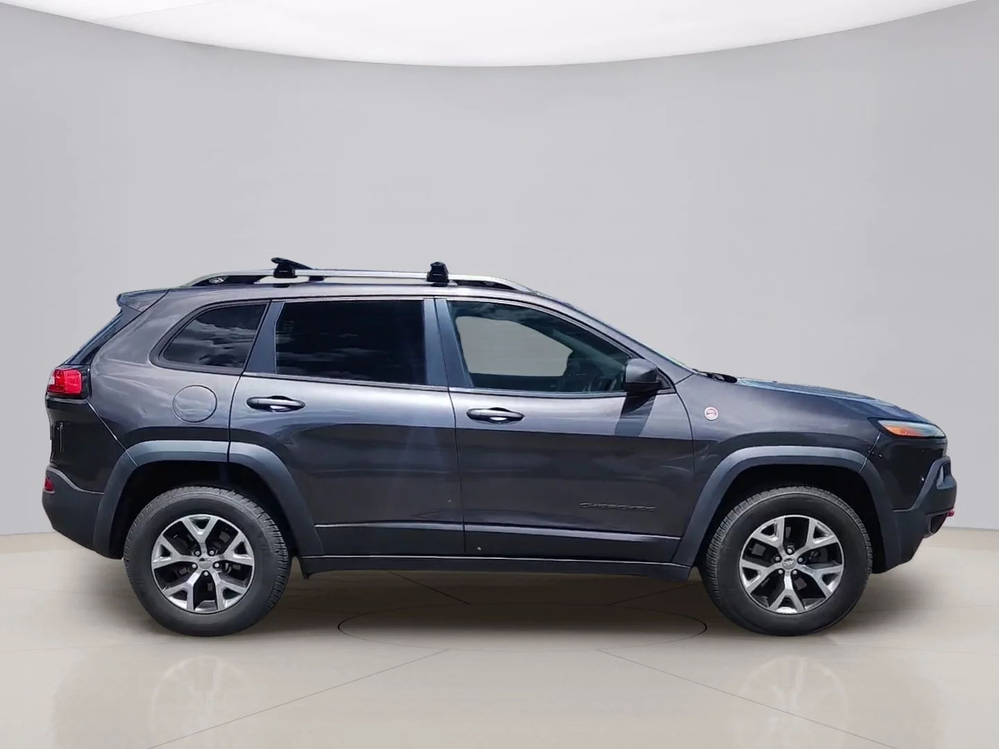 Used 2015 Gray Jeep TRAILHAWK image 6