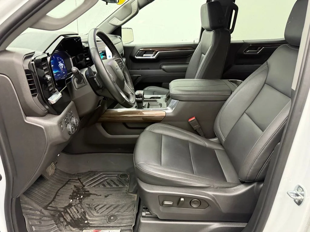 Used 2023 White Chevrolet LT Trail Boss image 21
