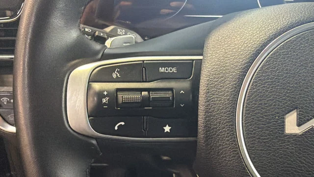 Certified Used 2025 Black Kia X-Line Prestige image 23