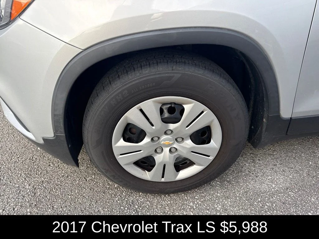 Used 2017 Silver Chevrolet LS image 8