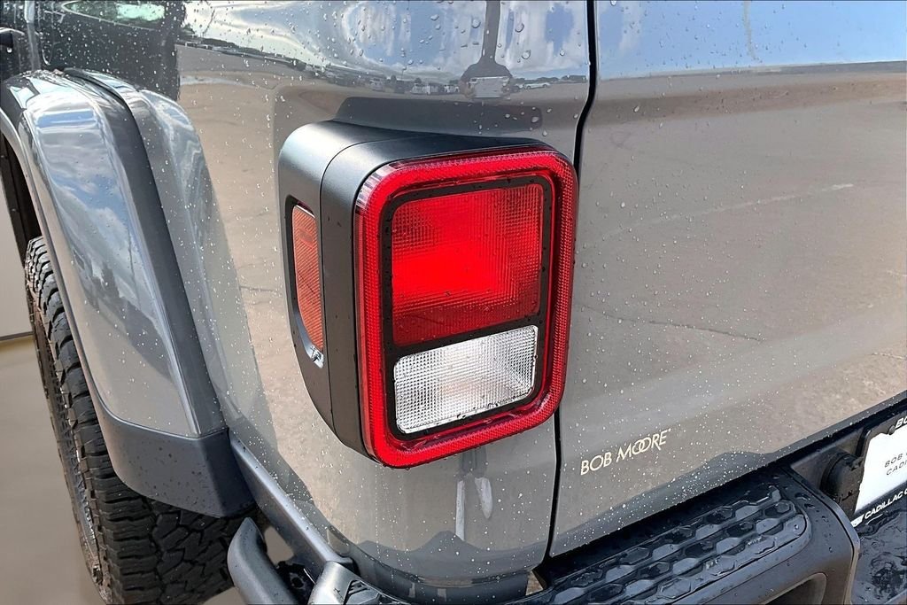 Used 2022 Gray Jeep Rubicon image 32