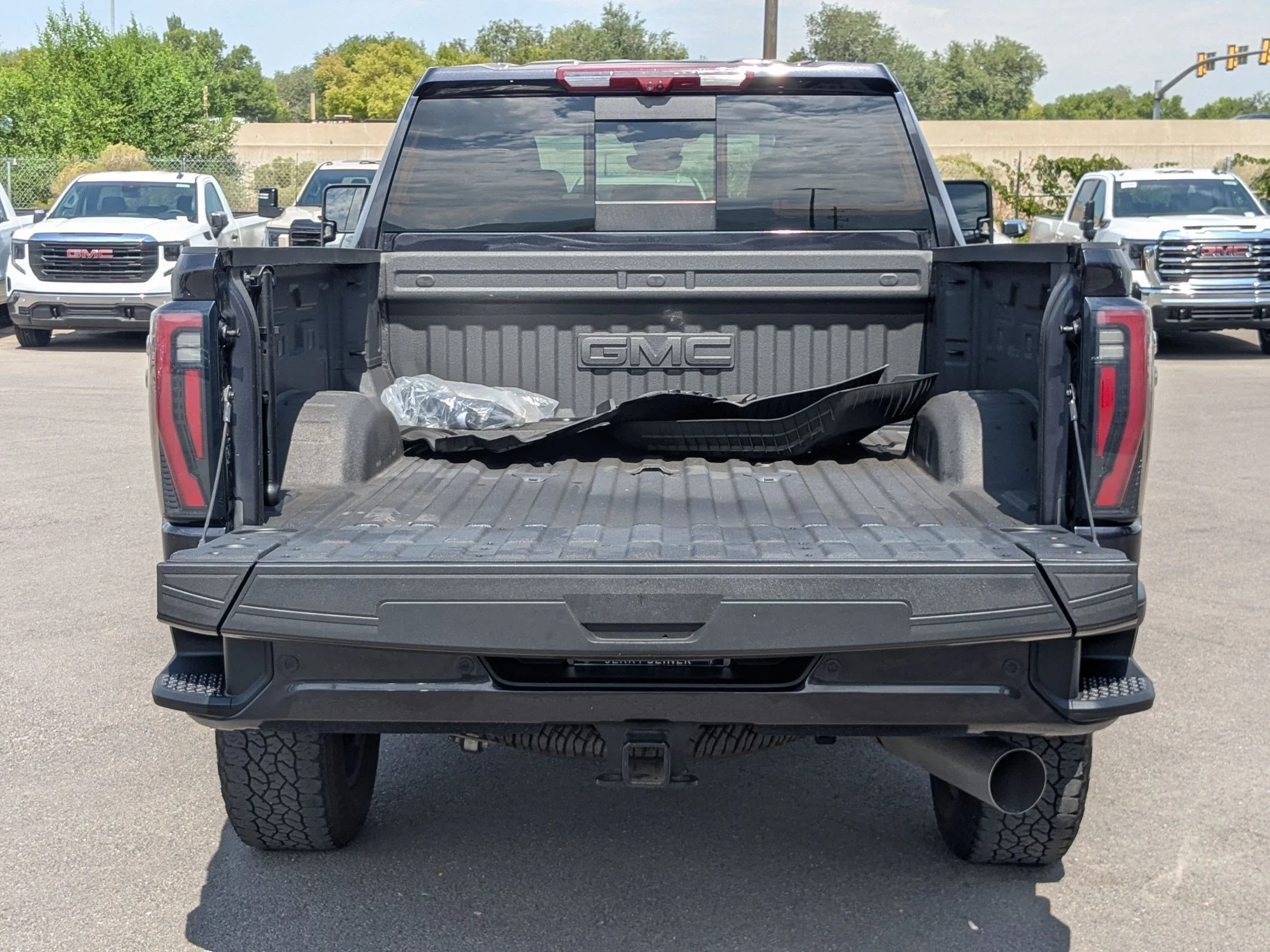 Used 2025 Titanium Rush Metallic GMC AT4 image 35