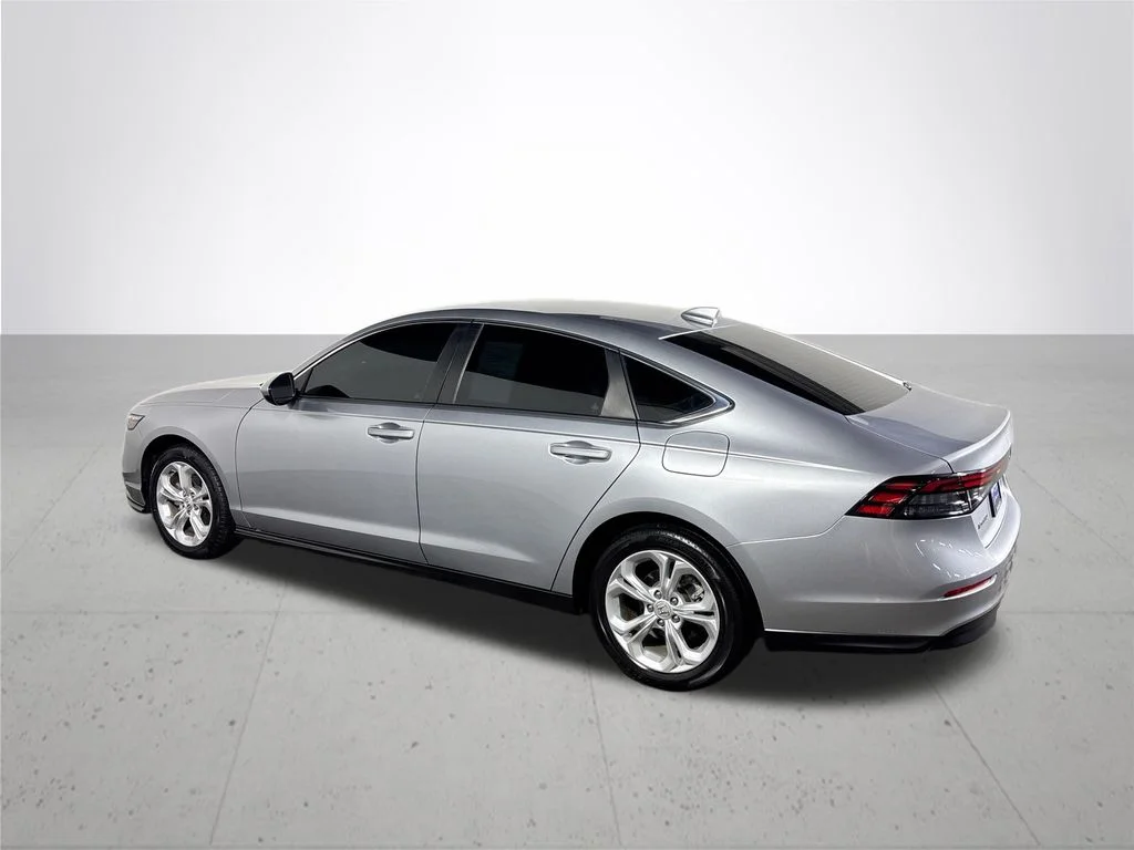 Used 2023 Lunar Silver Metallic Honda LX image 8