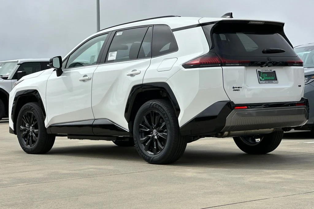 New 2026 Ice Cap Toyota  SE image 6