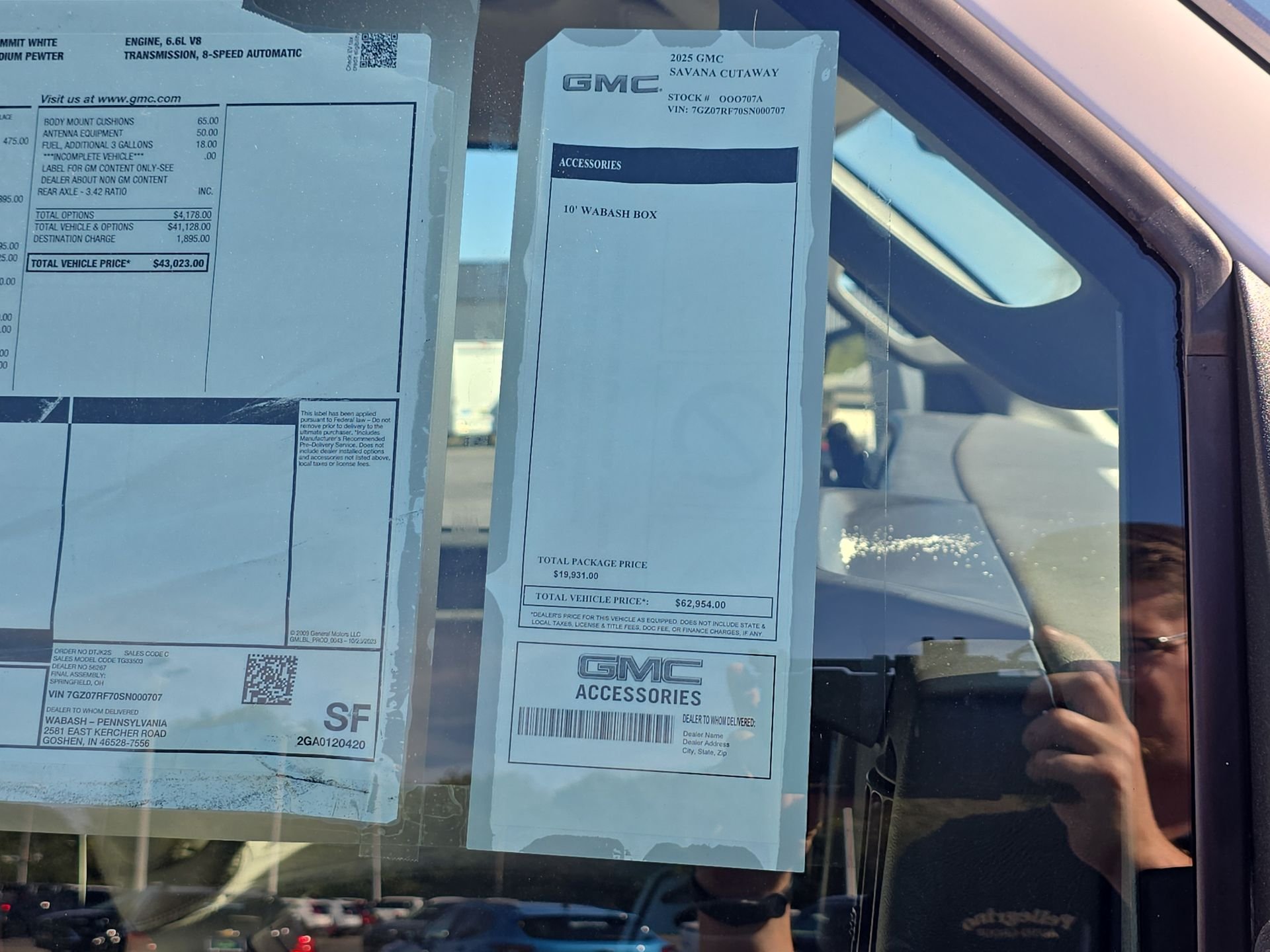 New 2025 Summit White GMC 1WT image 43