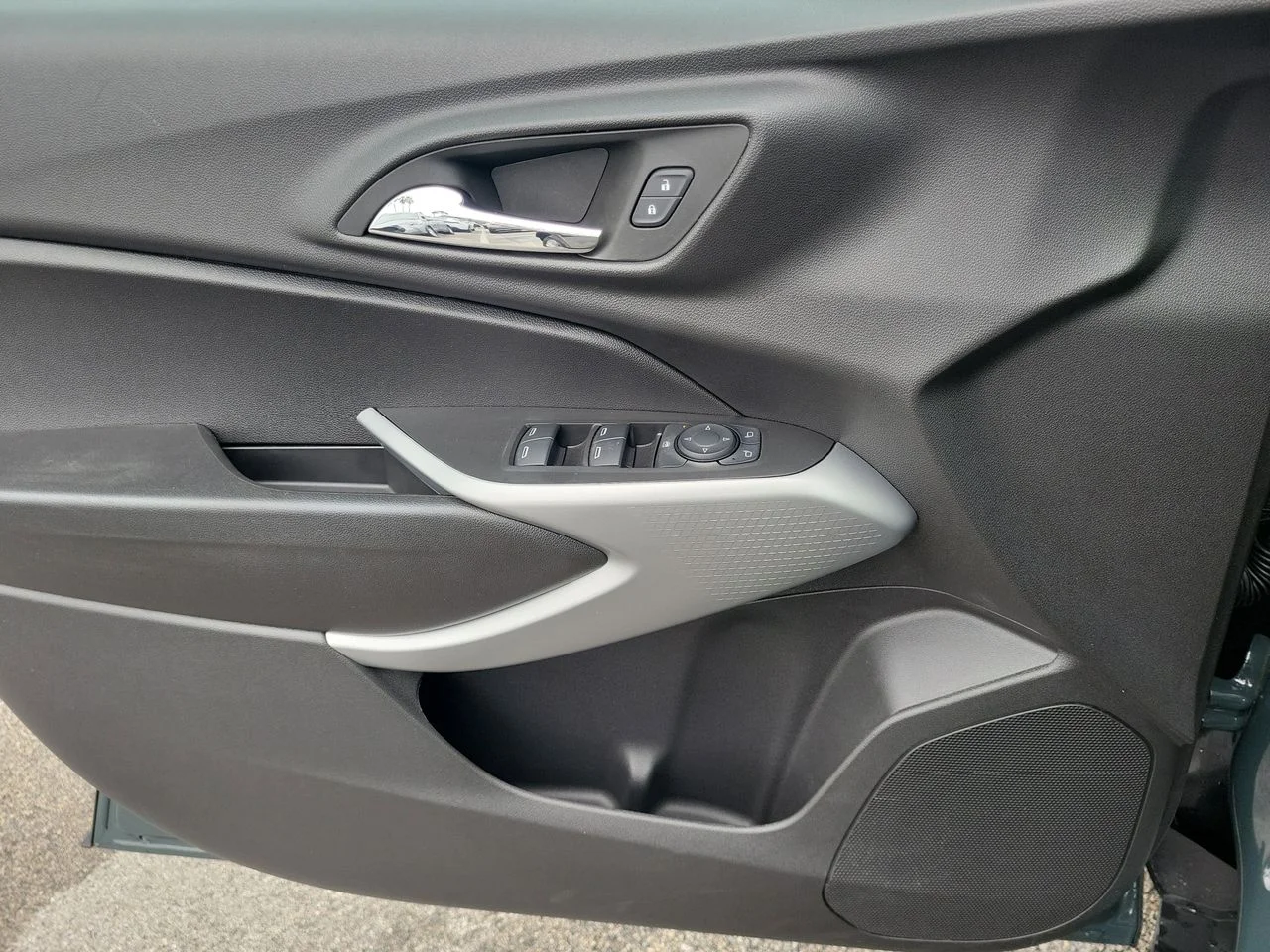 Used 2025 Gray Chevrolet LS image 24
