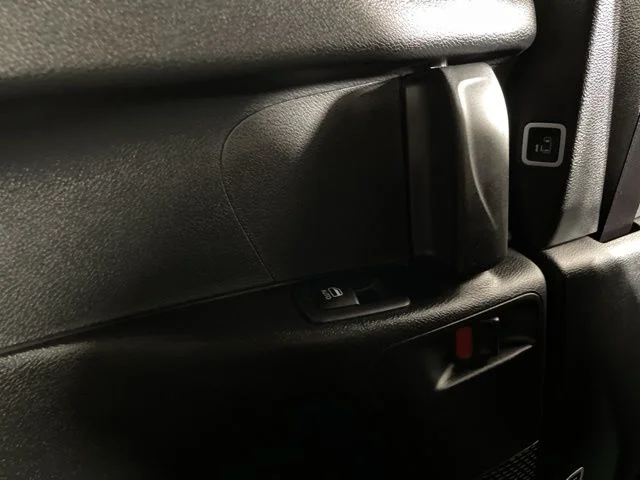 2025 Chrysler Pacifica Select - Photo 36