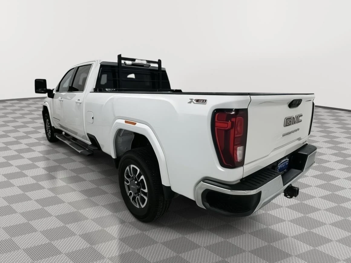 Used 2025 Summit White GMC SLE image 3