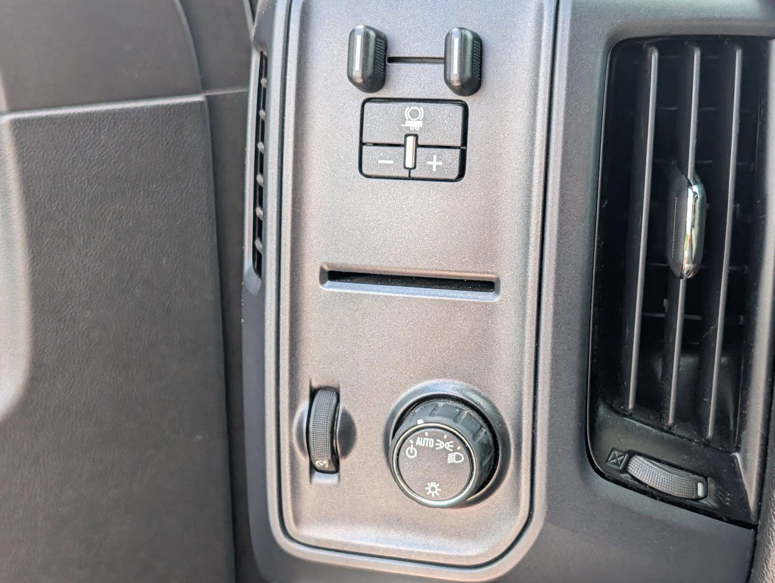 Used 2019 Summit White Chevrolet Work Truck image 26
