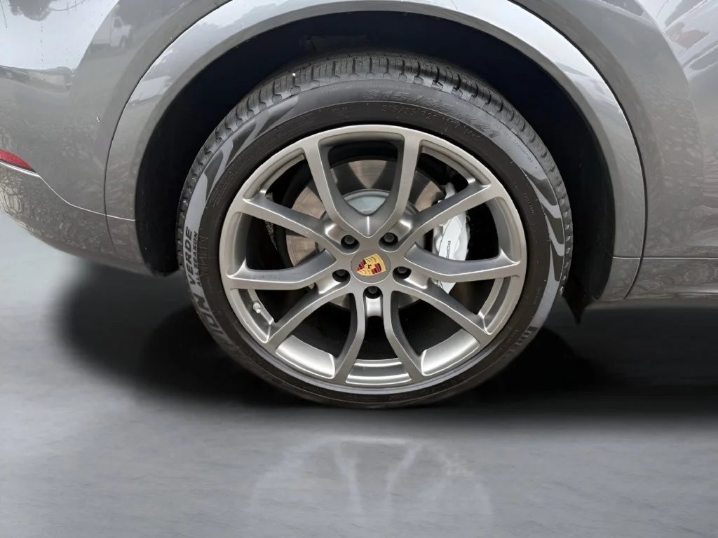 Used 2022  Porsche Turbo image 36