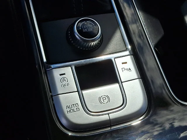 Certified Used 2024 White Kia S image 24