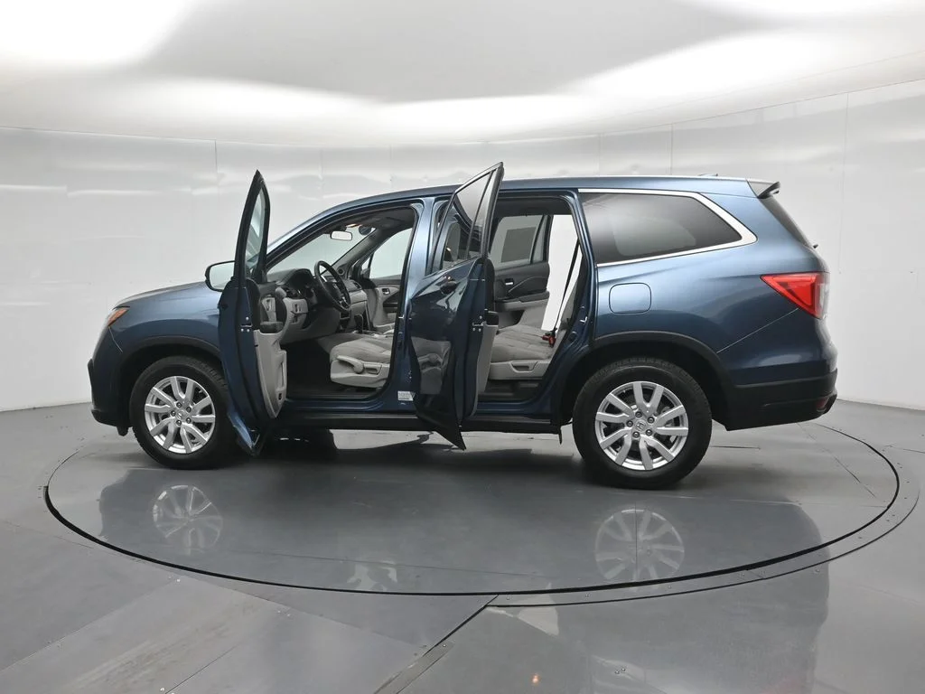 Used 2019 Black Honda LX image 36