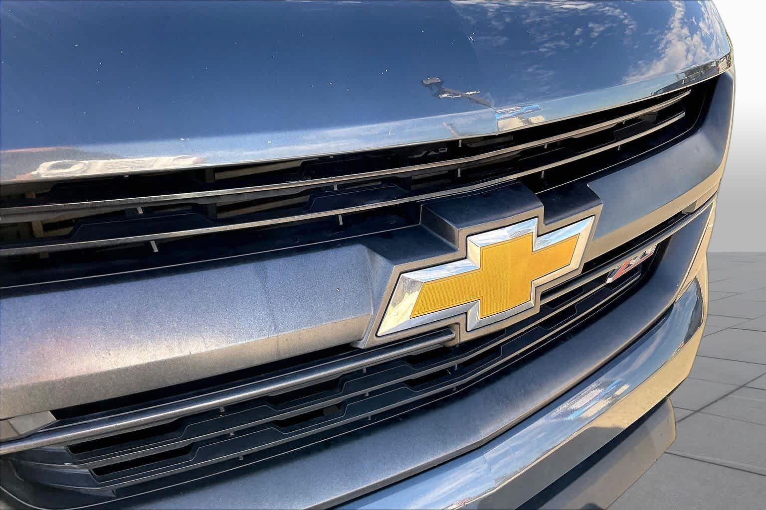Used 2016 CYBER GRAY METALLIC Chevrolet 4WD Z71 image 30