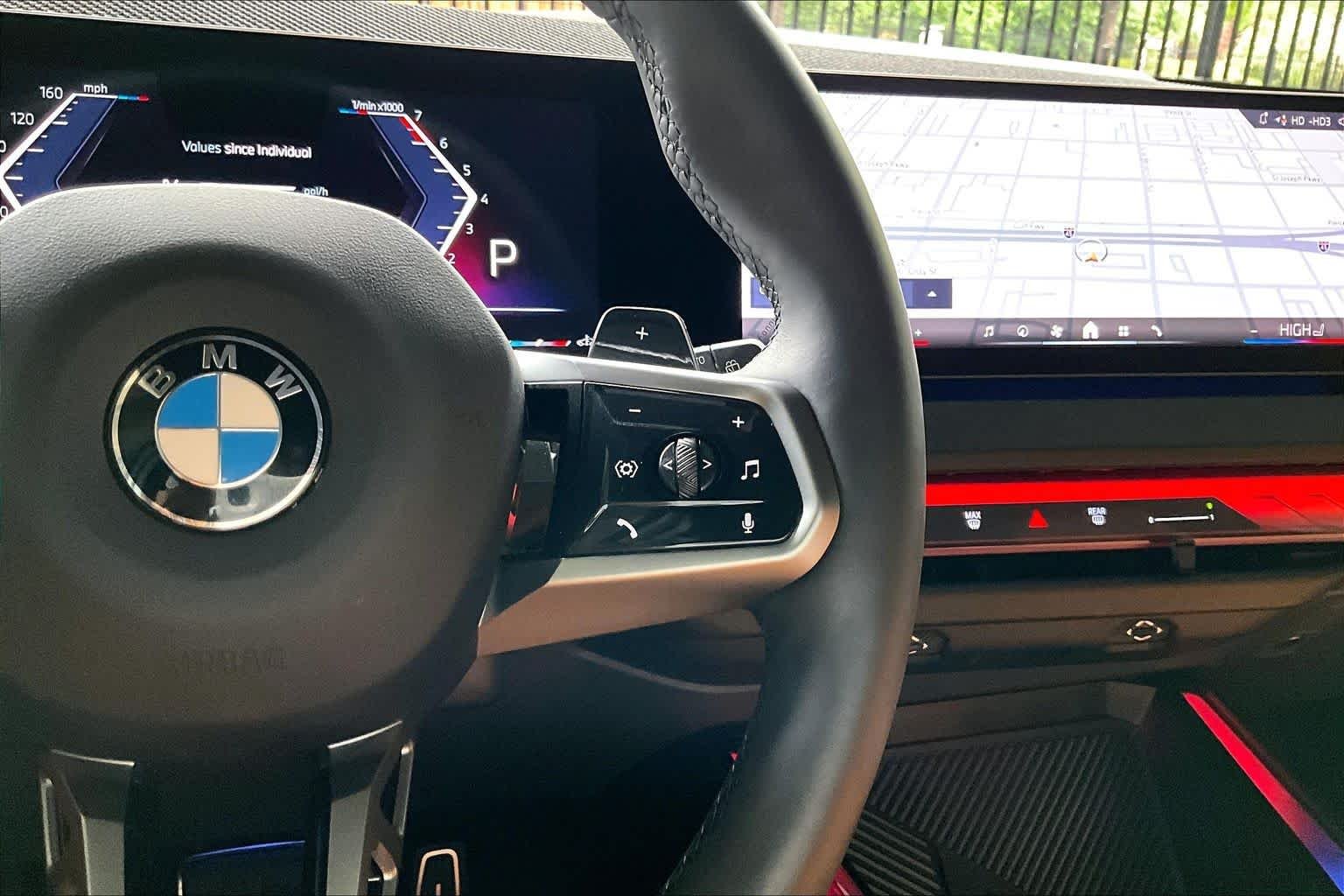Used 2025 Alpine White BMW 30 xDrive image 24