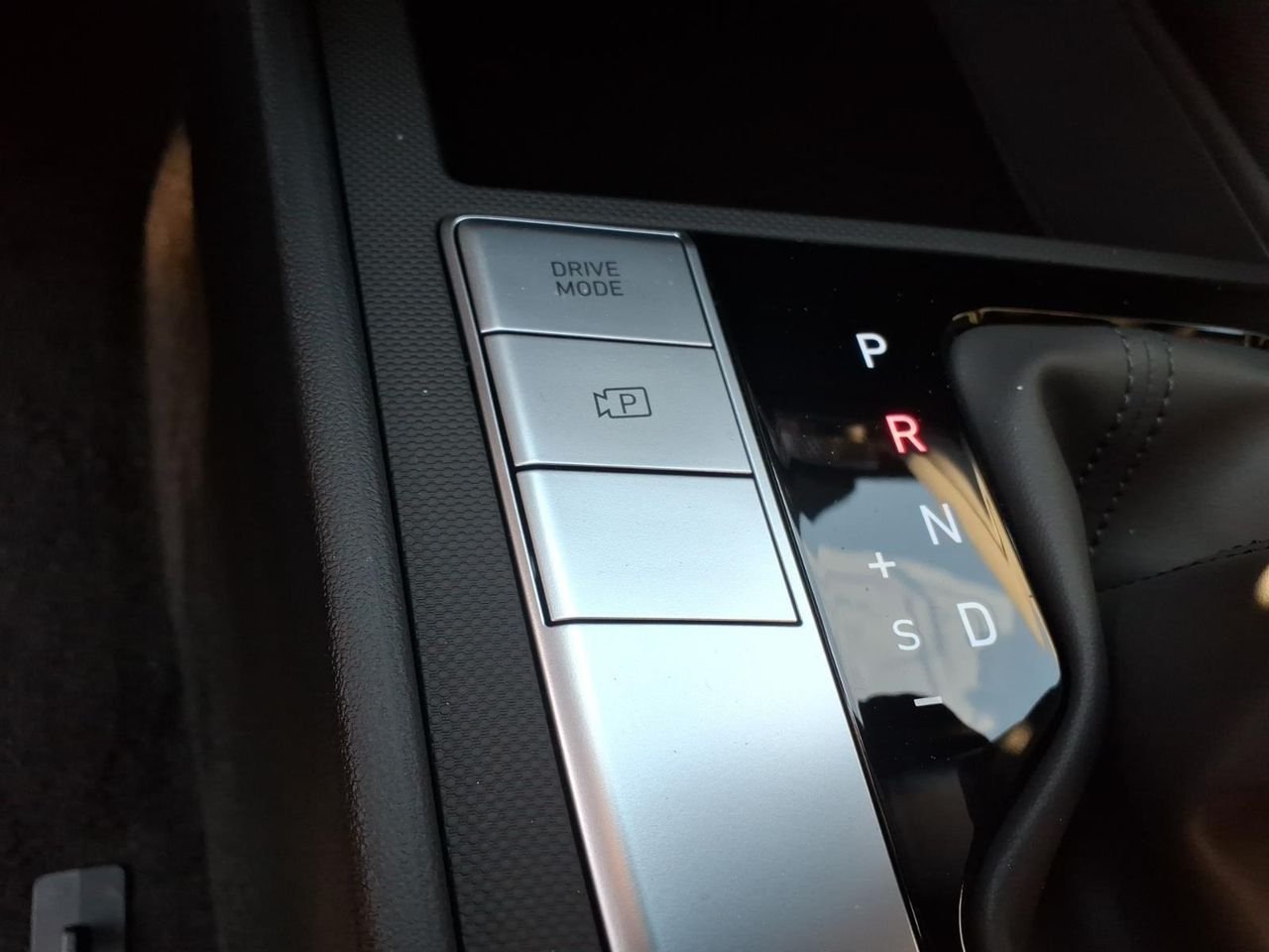 New 2026 Amazon Gray Hyundai SE image 28