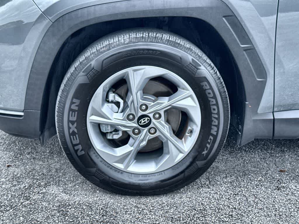 Used 2024 Hampton Gray Hyundai SEL image 11