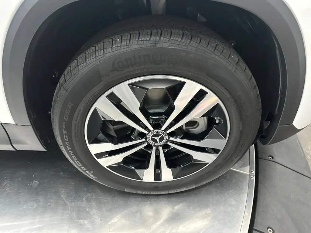New 2026 White Mercedes-Benz GLA 250 image 9