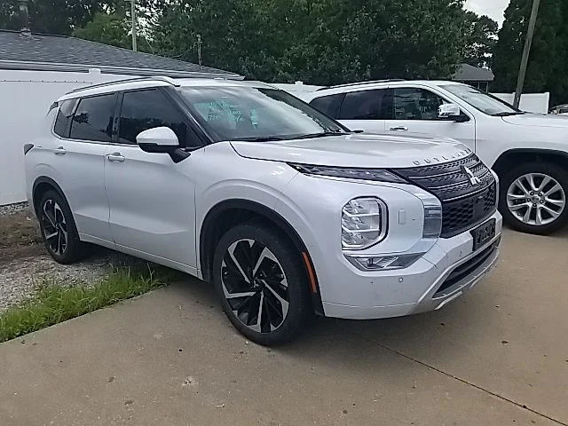 2023 Mitsubishi Outlander SEL