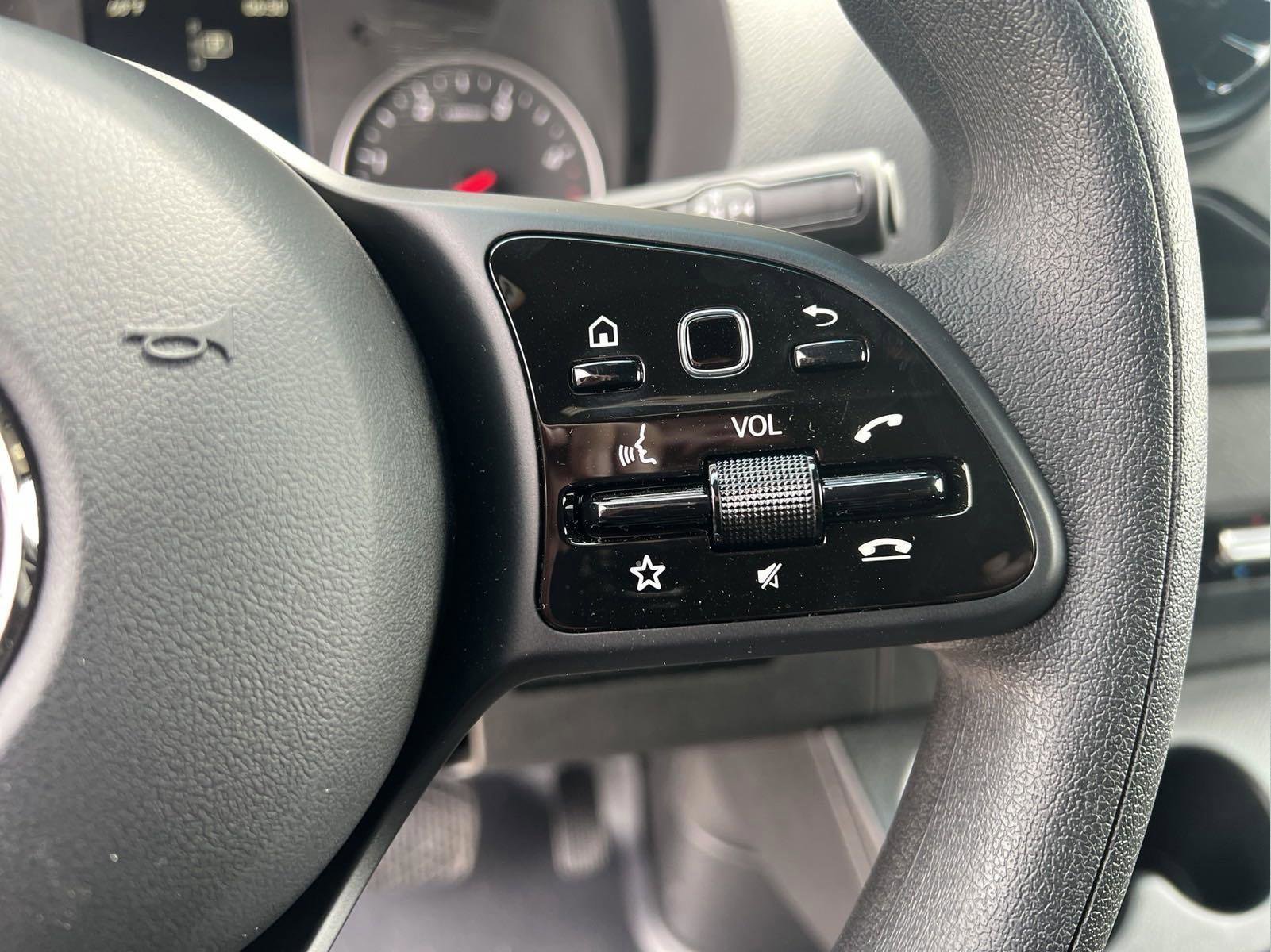 Used 2024 Arctic White Mercedes-Benz  image 30