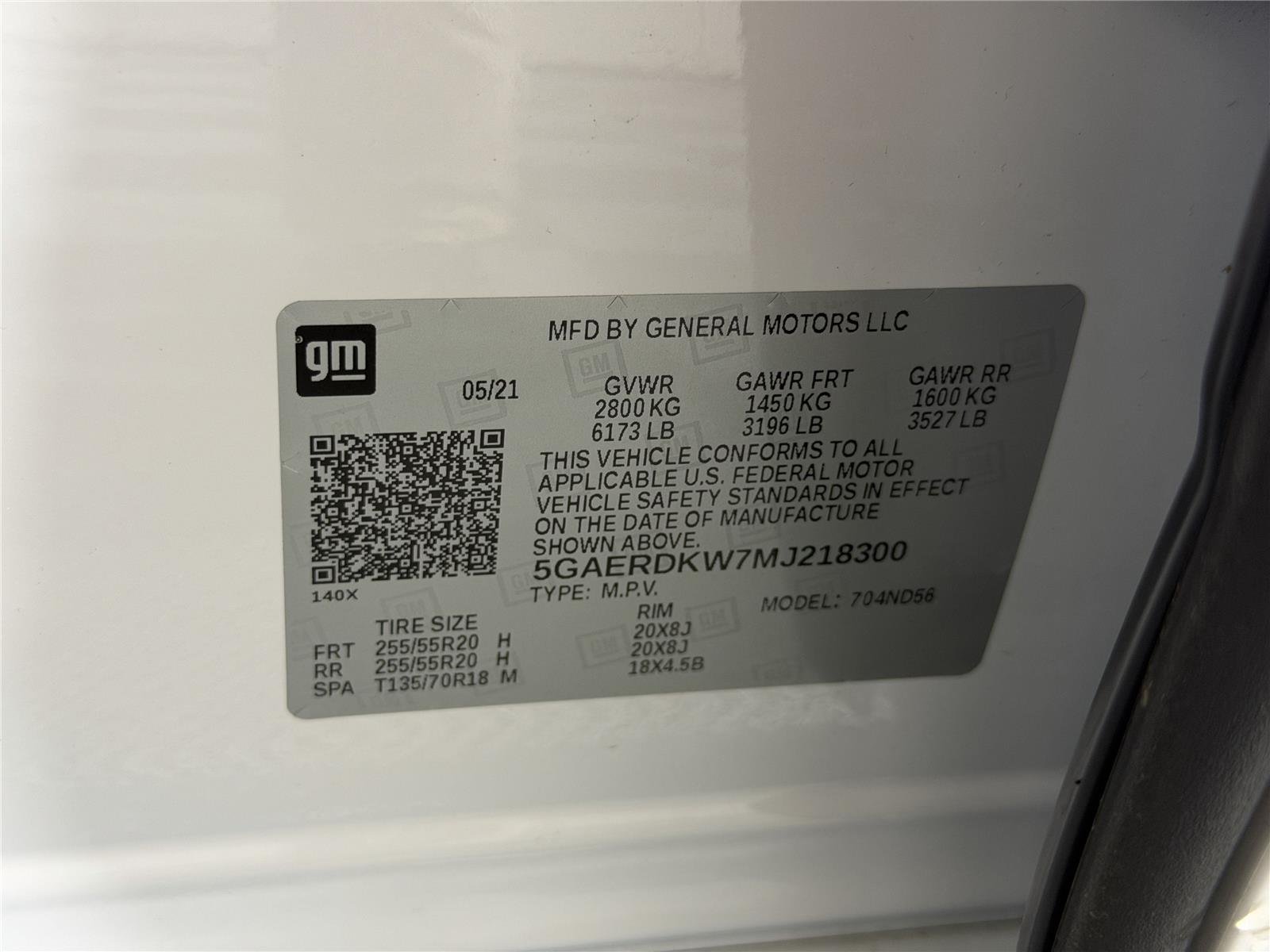 Used 2021 WHITE FROST TRICOAT Buick Avenir image 37